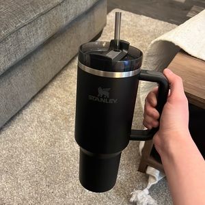 40 ounce Stanley Tumblr